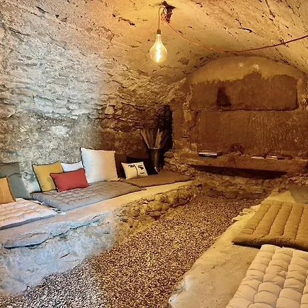 La 1777 Guest house